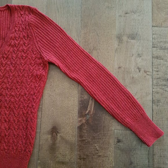The Limited Women Red V-Neck Knit Sweater, Size M - Picture 4 of 8